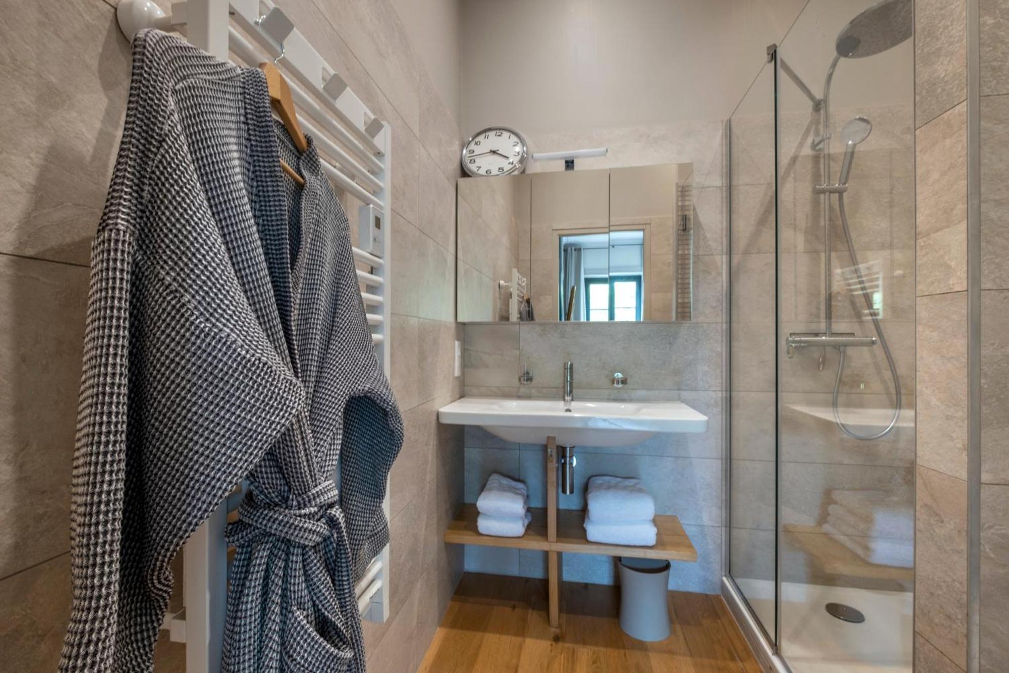 לה רושל Escale Rochelaise, Gite Urbain Avec Spa Bain Nordique Et Sauna Tonneau מראה חיצוני תמונה
