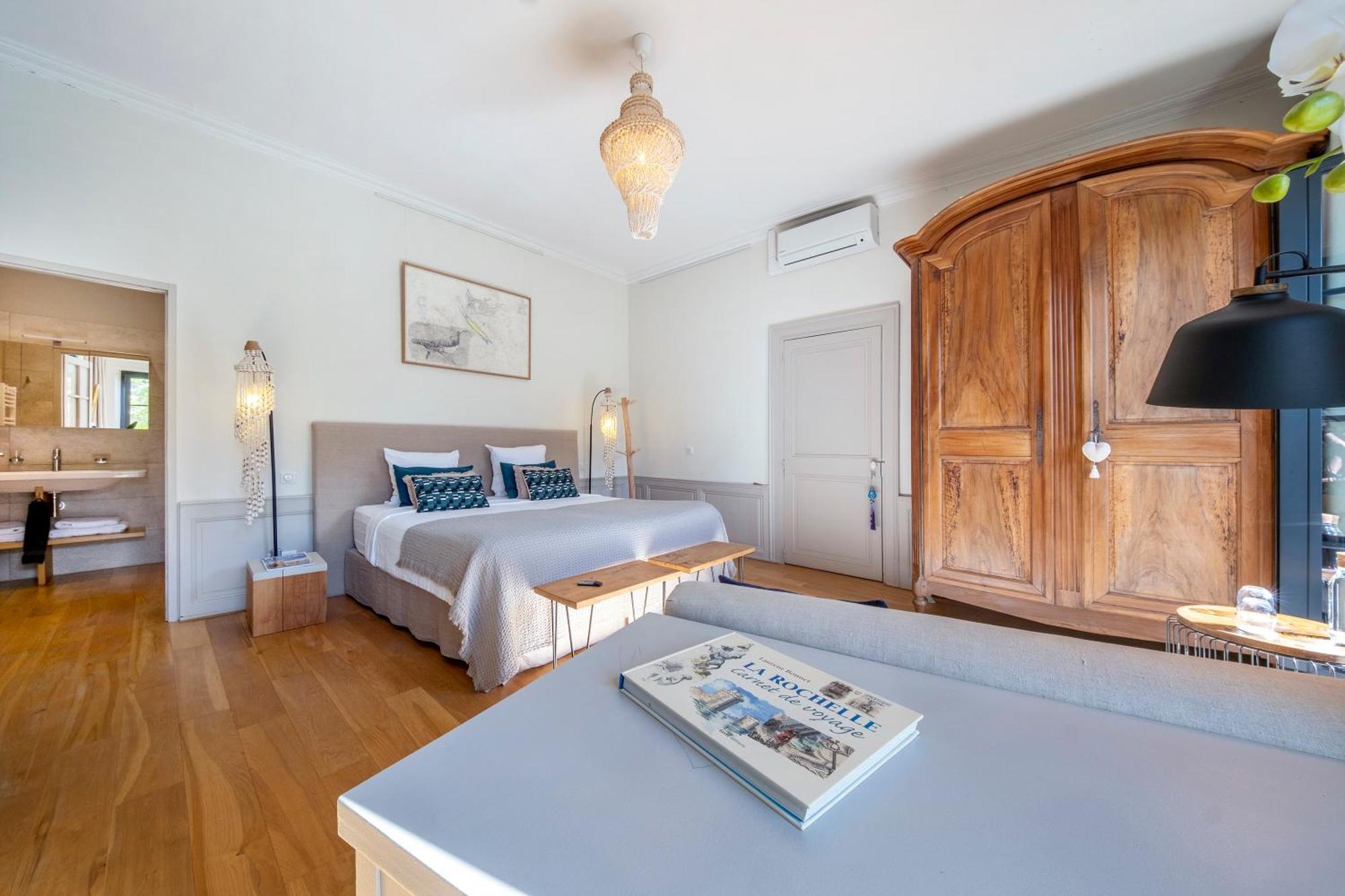 לה רושל Escale Rochelaise, Gite Urbain Avec Spa Bain Nordique Et Sauna Tonneau מראה חיצוני תמונה